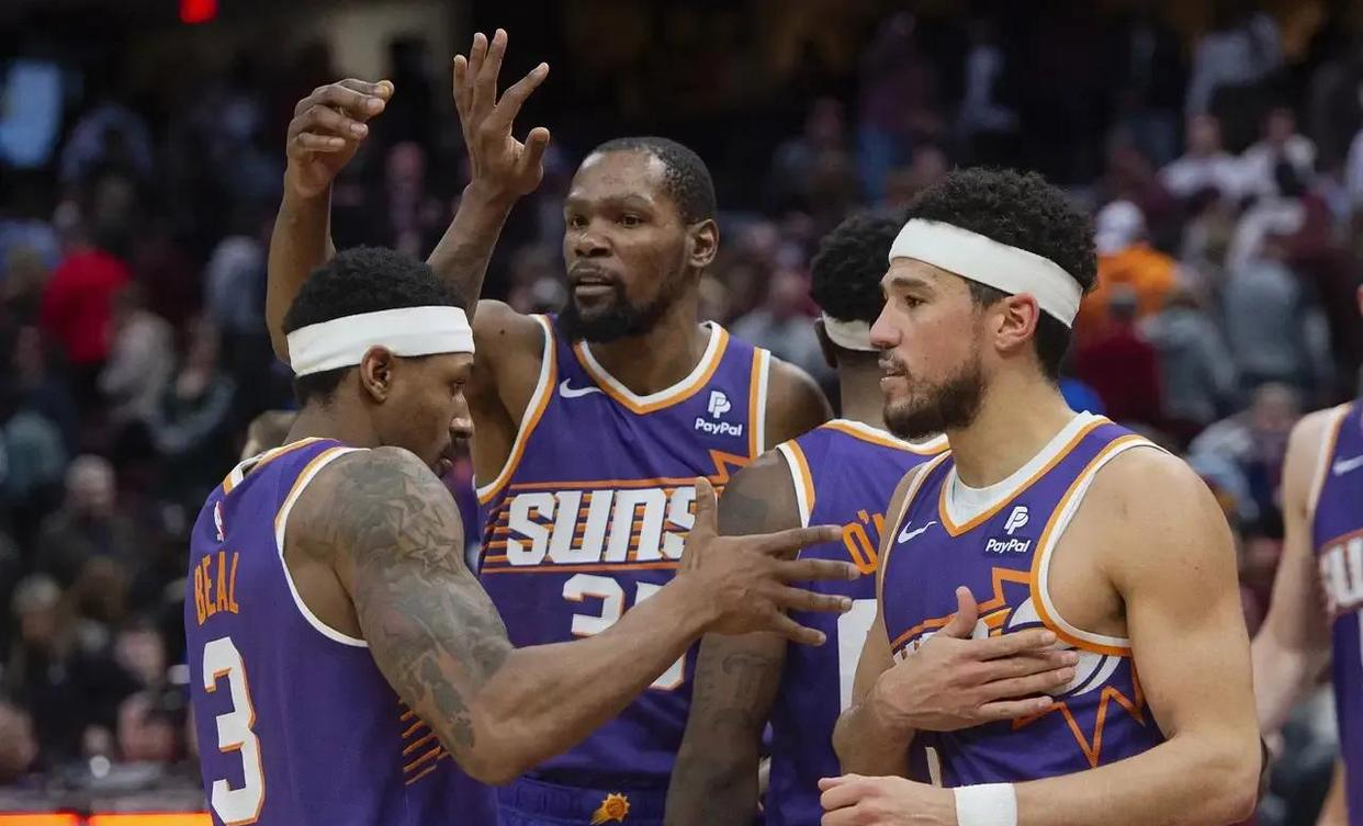九游体育APP下载-关于里程碑夜！菲尼克斯太阳强势反弹，NBA常规赛今晚刷纪录，气氛紧张，年轻球员得到机会的信息