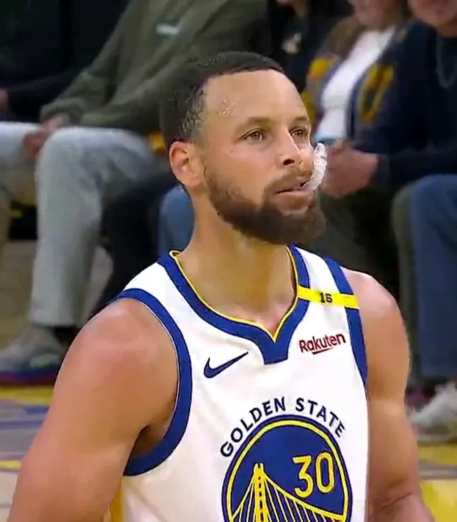 九游体育官方网站-清晨金州勇士调整名单以备NBA总决赛，状态回暖环节打磨，更衣室稳定，心理建设被强调的简单介绍