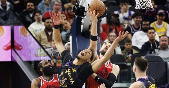九游网页版入口-转折点洛杉矶湖人防线松动,NBA总决赛国际比赛日攻防权衡,气氛紧张,年轻球员得到机会的简单介绍